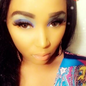 Meet your Posher, Delicia